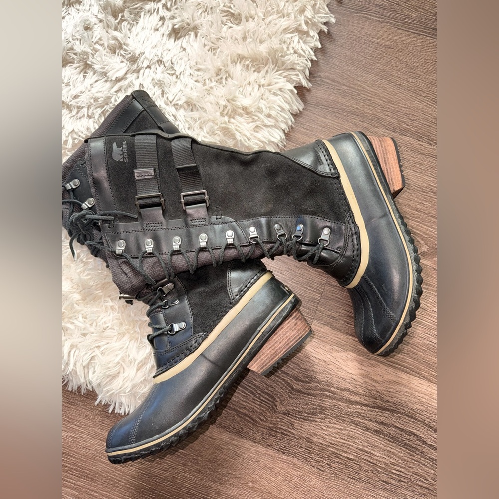 Women's Sorel Conquest Carly 2, Black and Tan Winter Boots - Picture 3 of 11